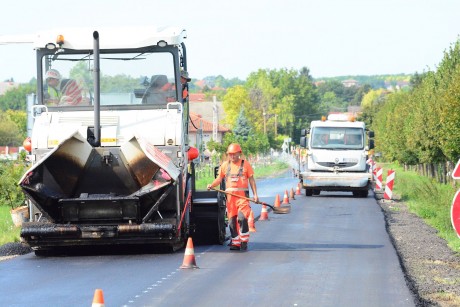 Millliárdos útfelújítások kezdődnek Fejér megyében
